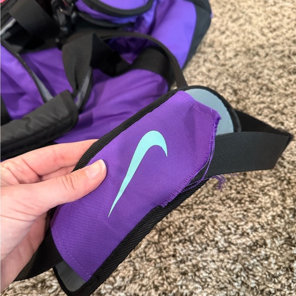 Nike Purple Sports Duffle Bag - Picture 5 of 9